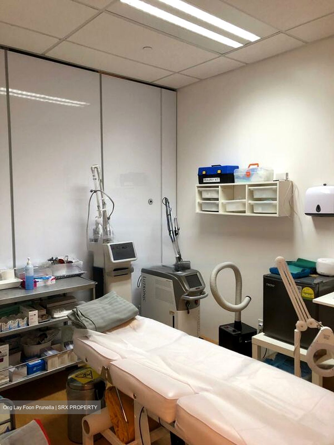 Mount Elizabeth Novena Hospital (D12), Retail #455602781